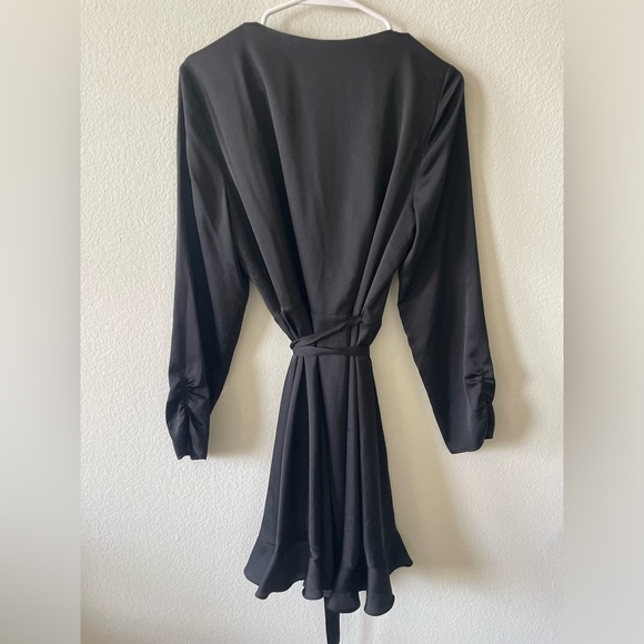 Gianni Bini black Avery long sleeve point collar neck mini wrap dress - Picture 5 of 5